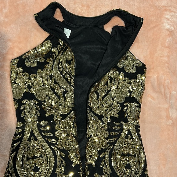 VENUS BLACK MINI DRESS WITH GOLD SEQUIN - Picture 3 of 5